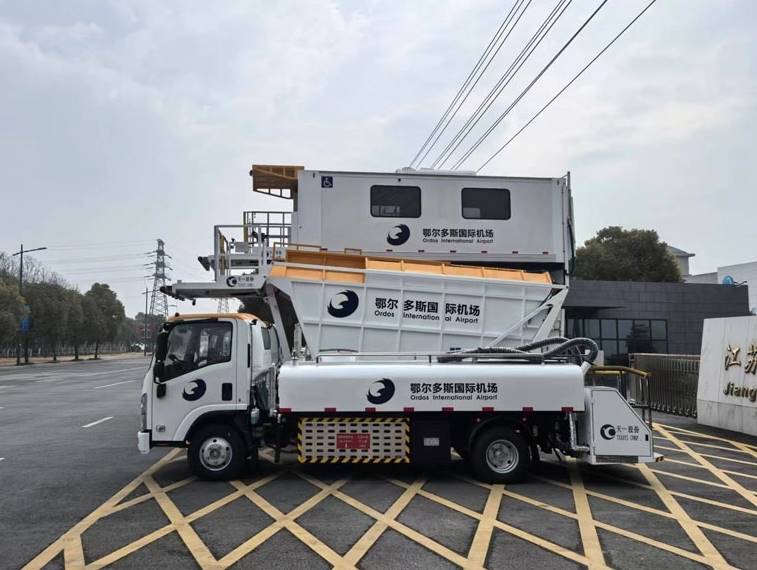 Aircraft Airplane Elevating Rubbish Truck for Airport